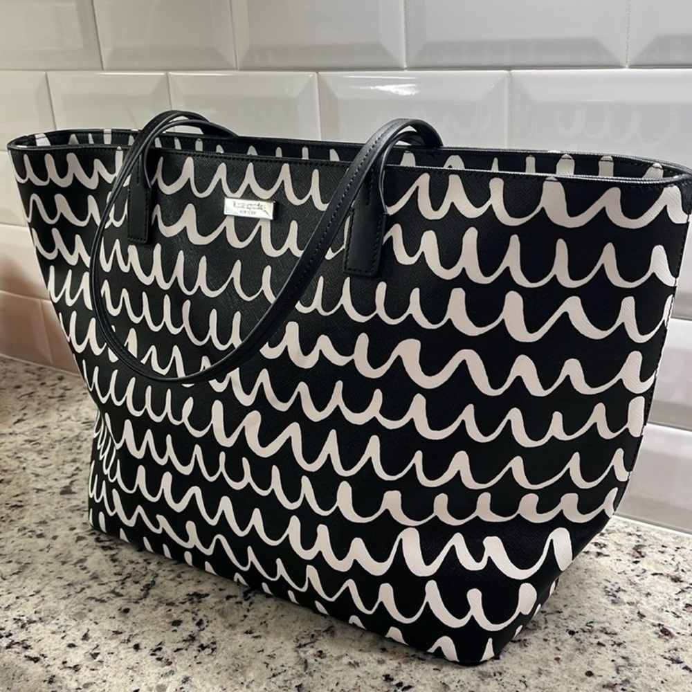 Kate Spade Shore Street Margareta Tote - Picture 2 of 15
